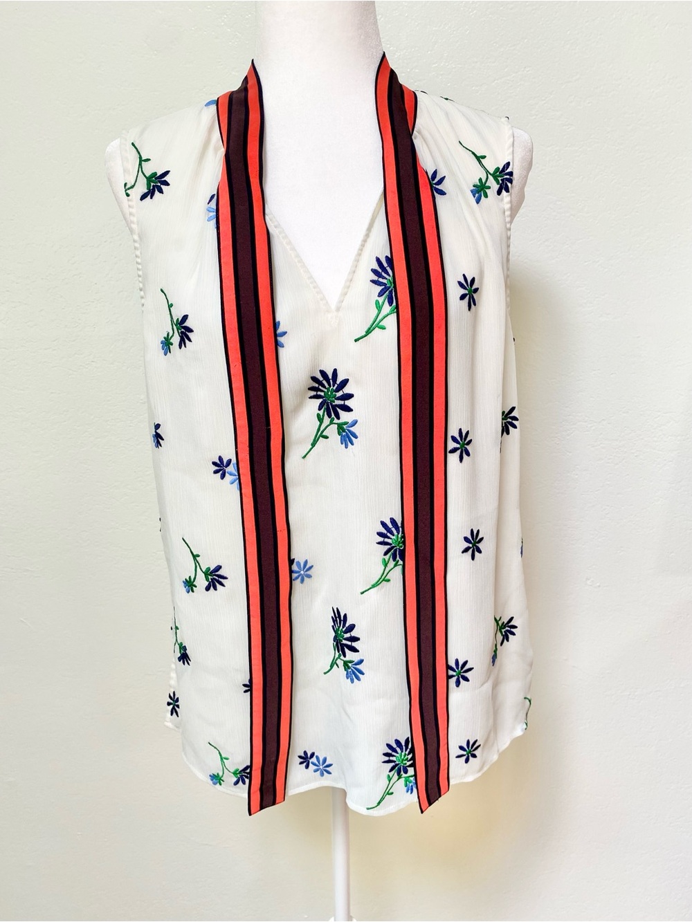 Tory Burch Embroidered Shell Contrast Bow Top Size 12 Ivory Floral - Picture 6 of 16